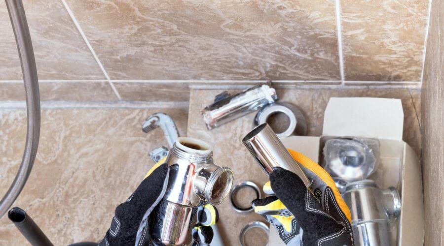 Professional gutter cleaning in Deer Island, OR